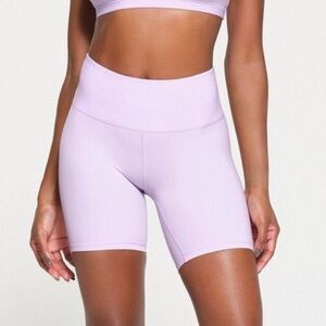 SKIMS Fits everybody bike shorts